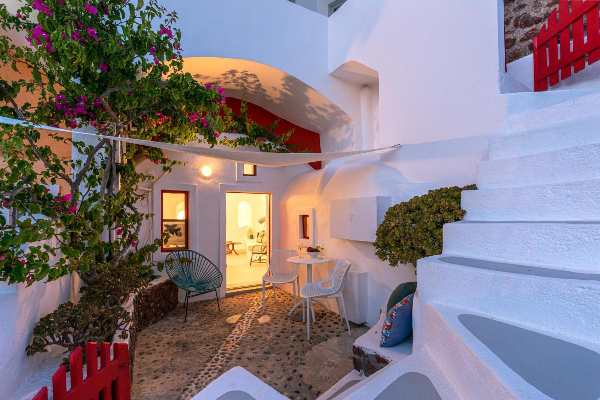 White Cave By Caldera Houses Oia  Exterior photo